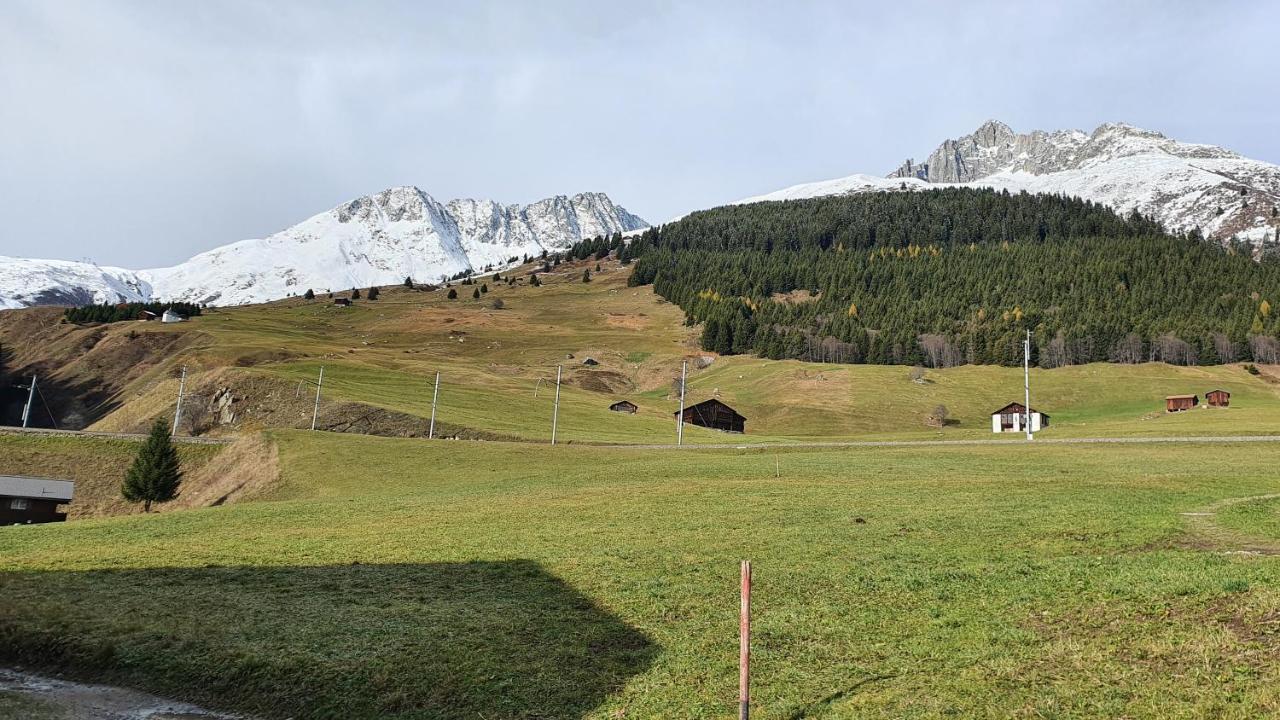Yeti Lodge Sedrun Exteriör bild