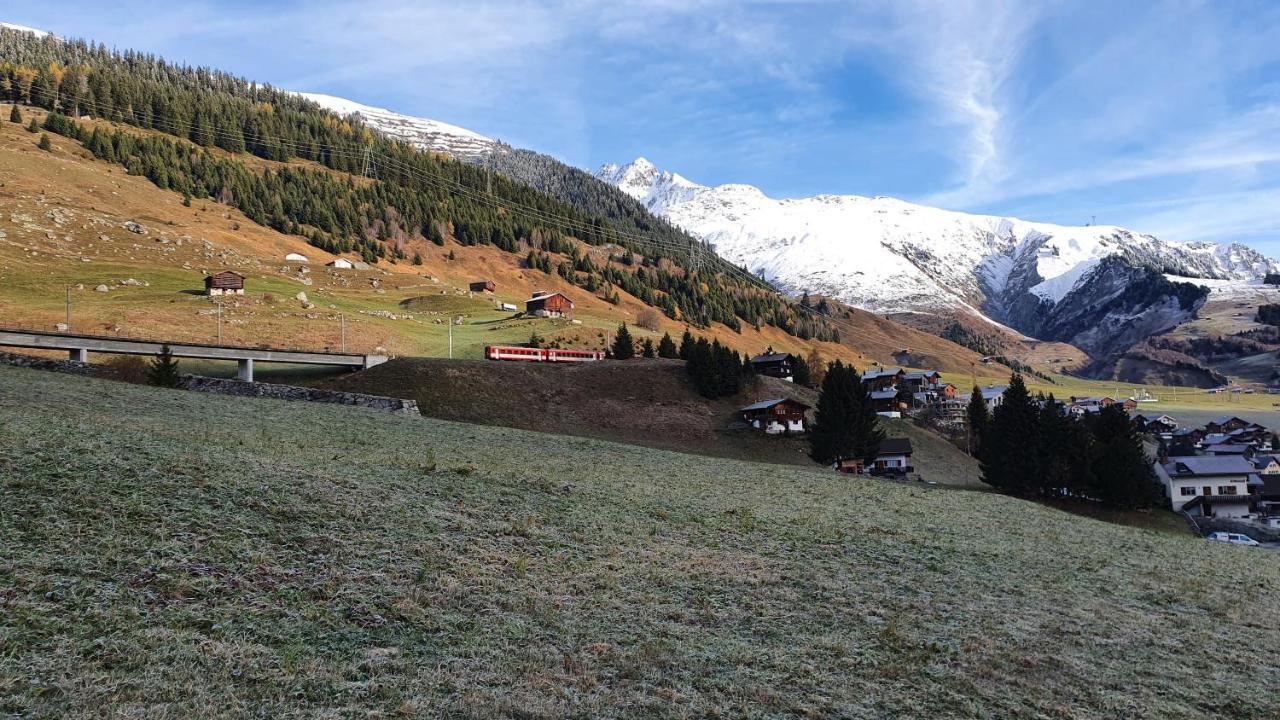 Yeti Lodge Sedrun Exteriör bild