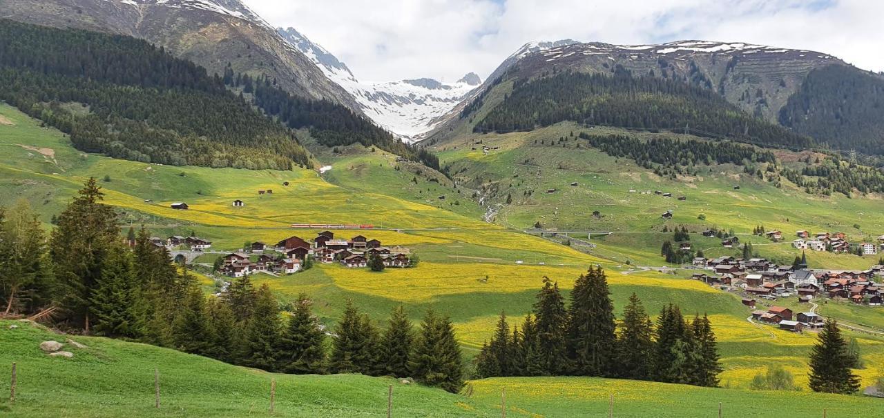 Yeti Lodge Sedrun Exteriör bild
