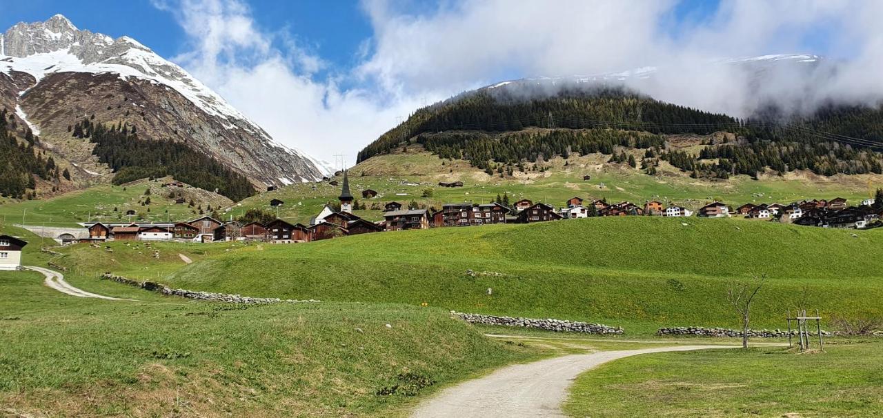 Yeti Lodge Sedrun Exteriör bild