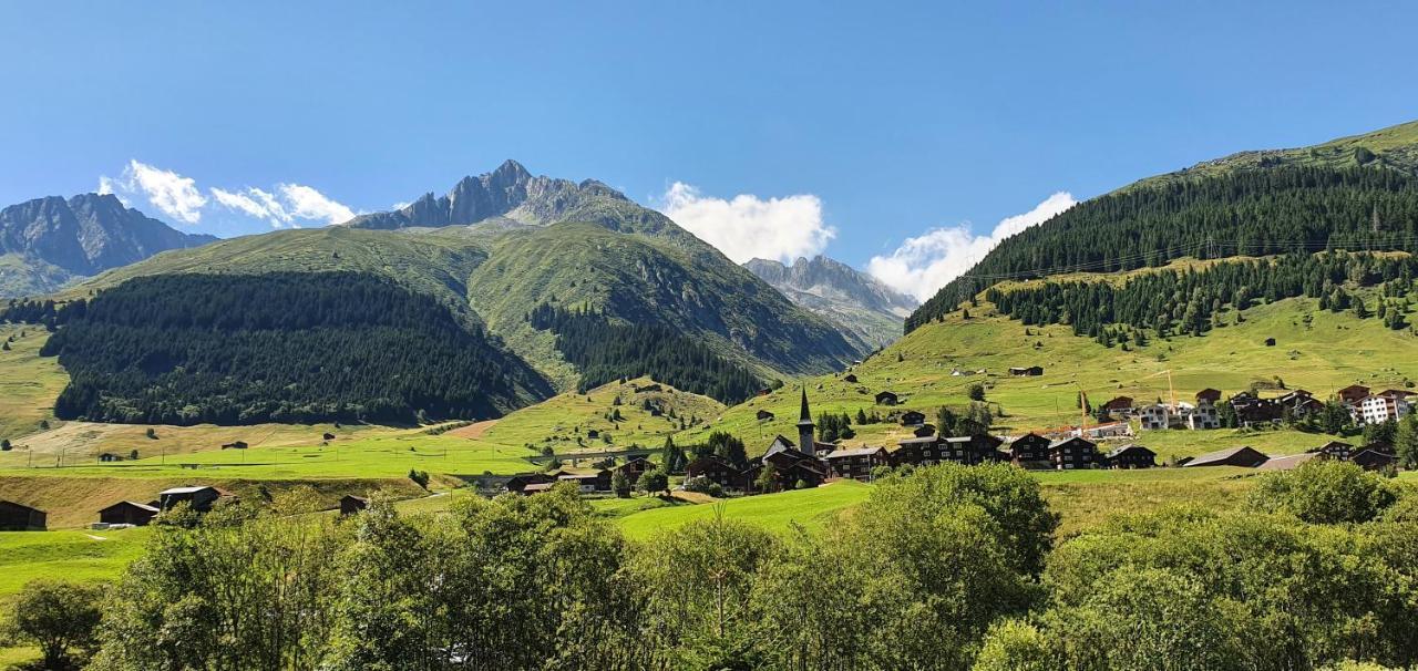 Yeti Lodge Sedrun Exteriör bild