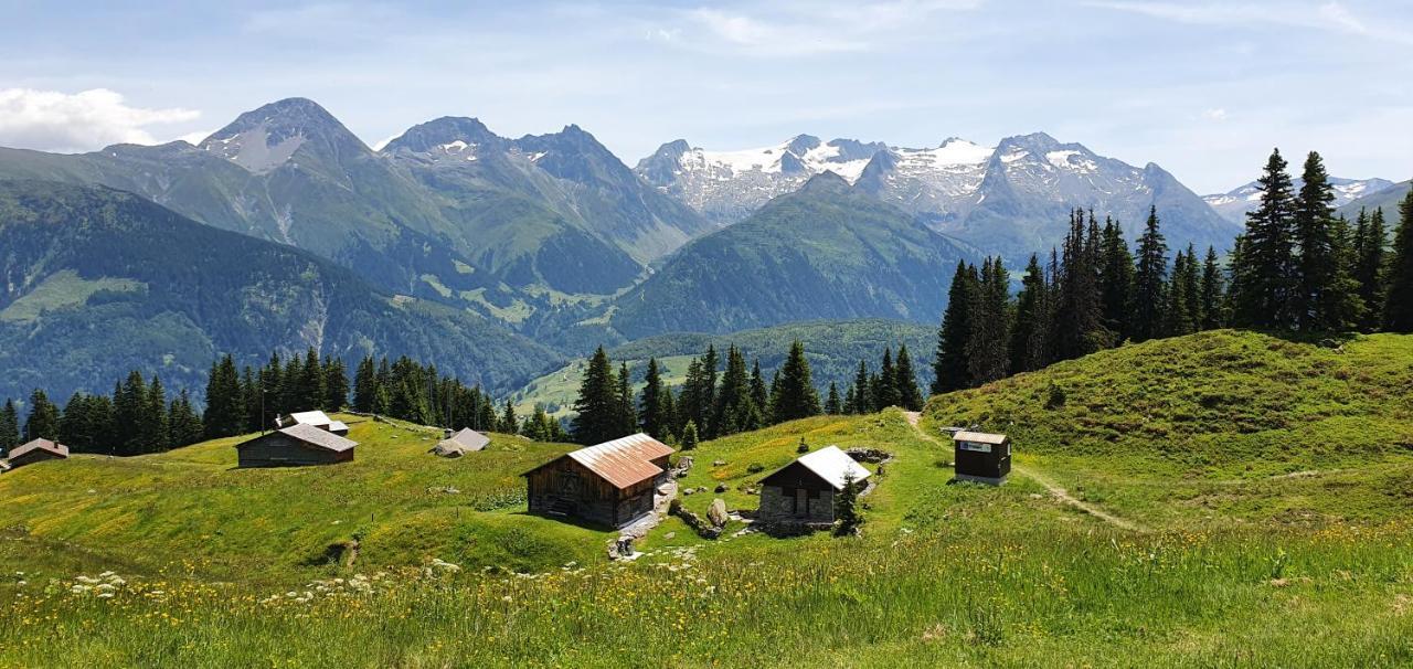 Yeti Lodge Sedrun Exteriör bild