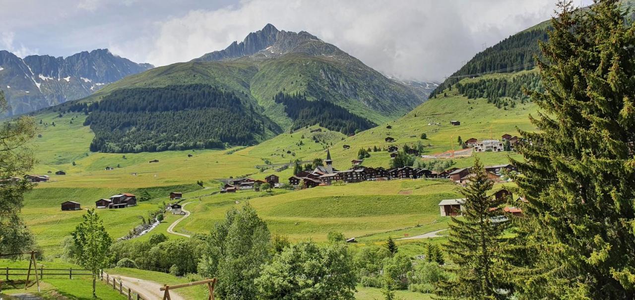Yeti Lodge Sedrun Exteriör bild