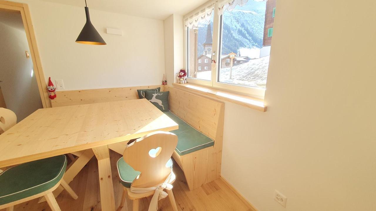 Yeti Lodge Sedrun Exteriör bild