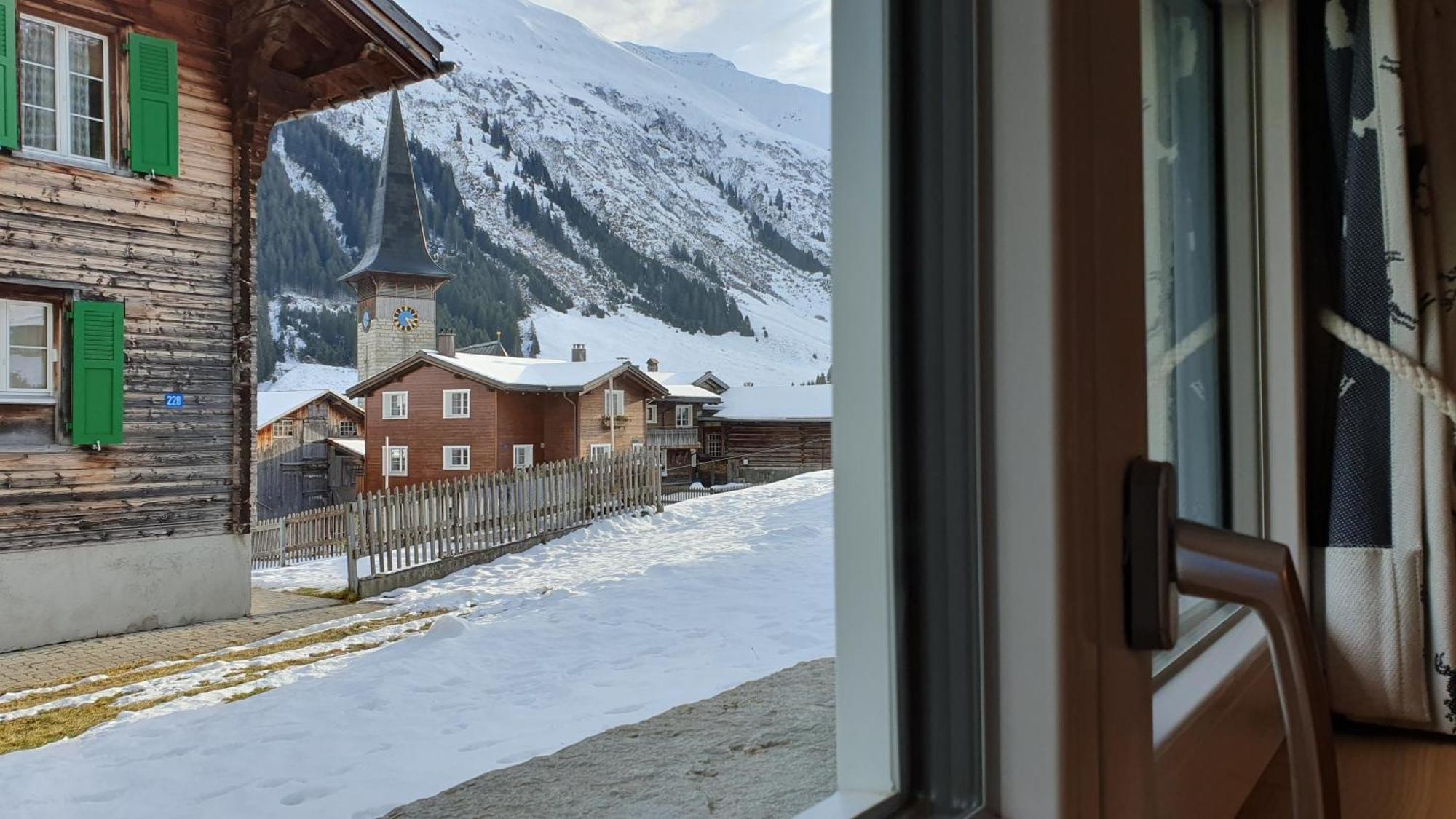 Yeti Lodge Sedrun Rum bild