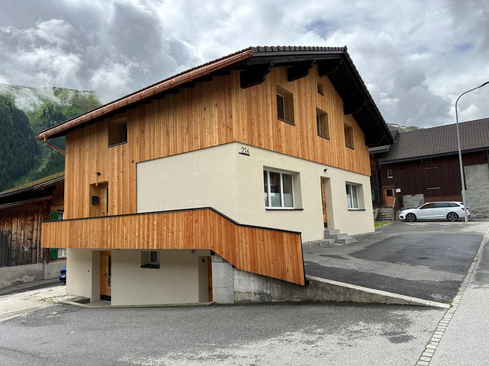 Yeti Lodge Sedrun Exteriör bild