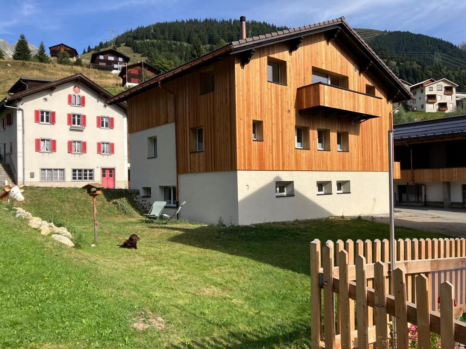 Yeti Lodge Sedrun Exteriör bild